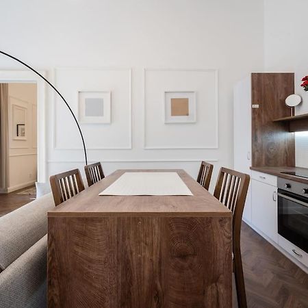 Stylish Apartment In The City Center Budapest Exterior photo